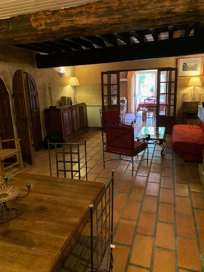 La Maison Sur La Place Ег-Морт Екстер'єр фото