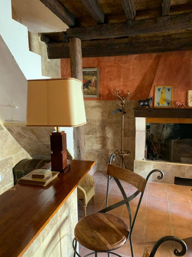 La Maison Sur La Place Ег-Морт Екстер'єр фото